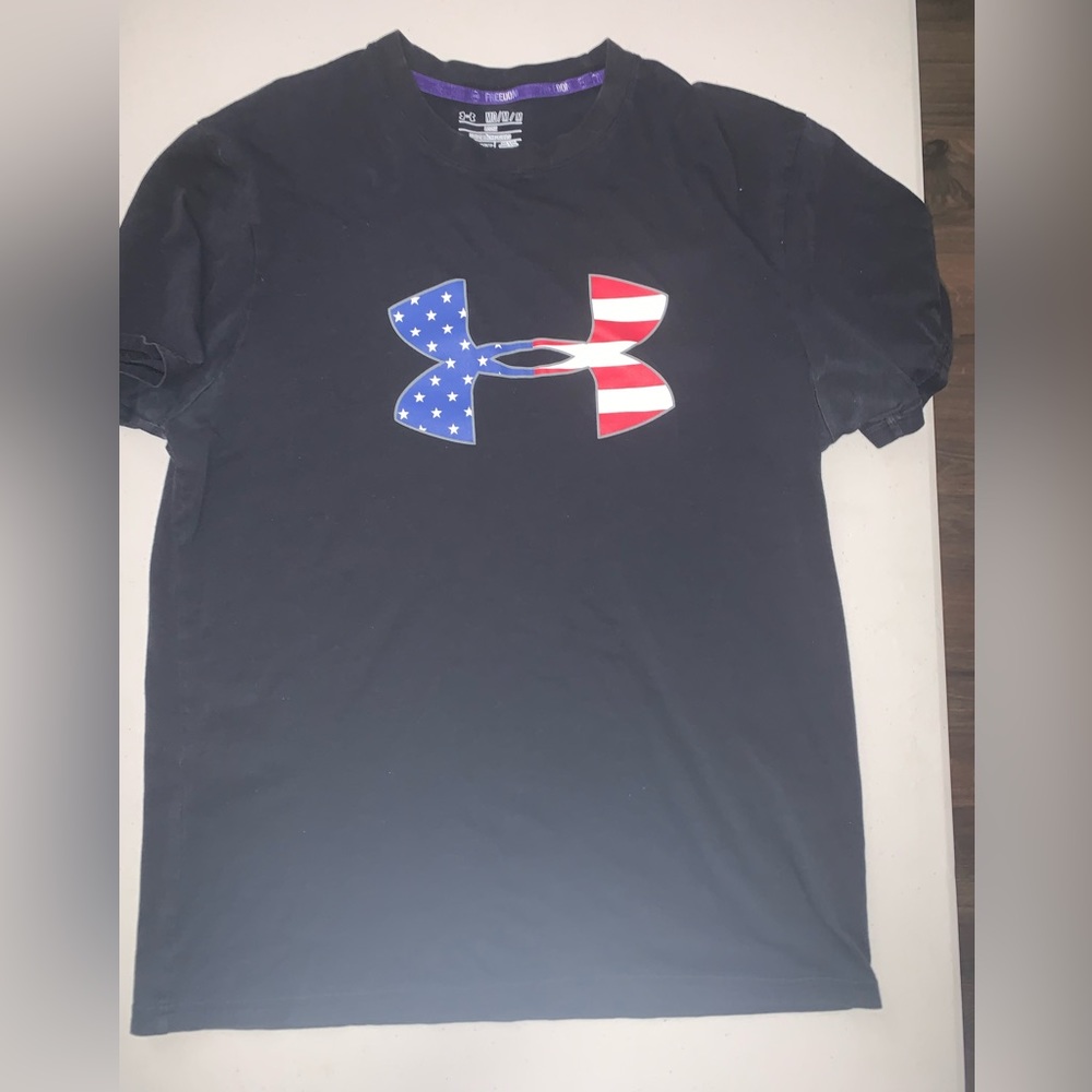 Black Under Armour tshirt